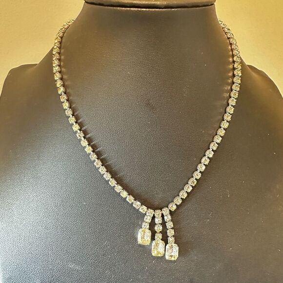 SALE Vintage 15” rhinestone necklace! - Picture 12 of 13